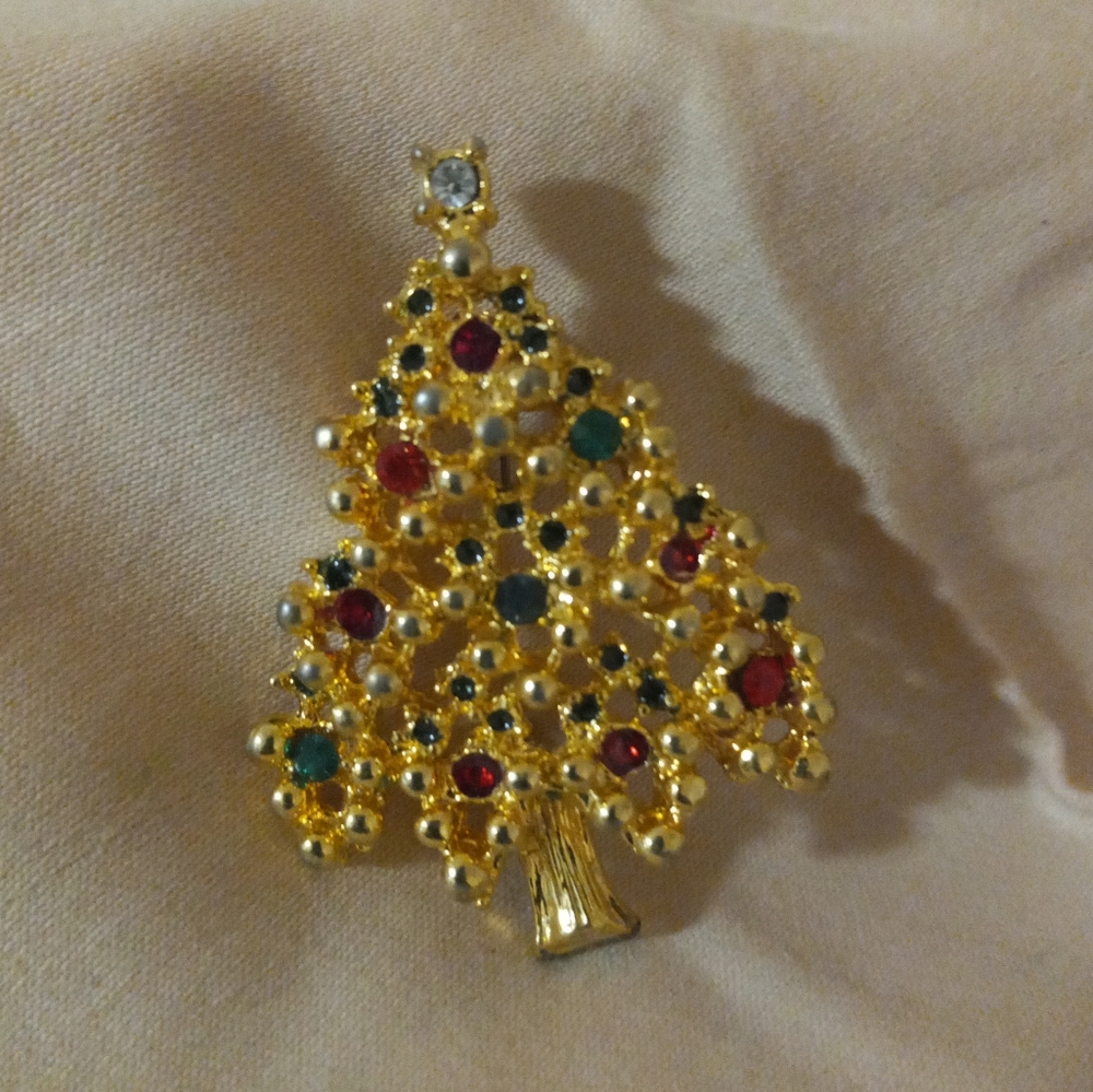 Christmas tree brooch